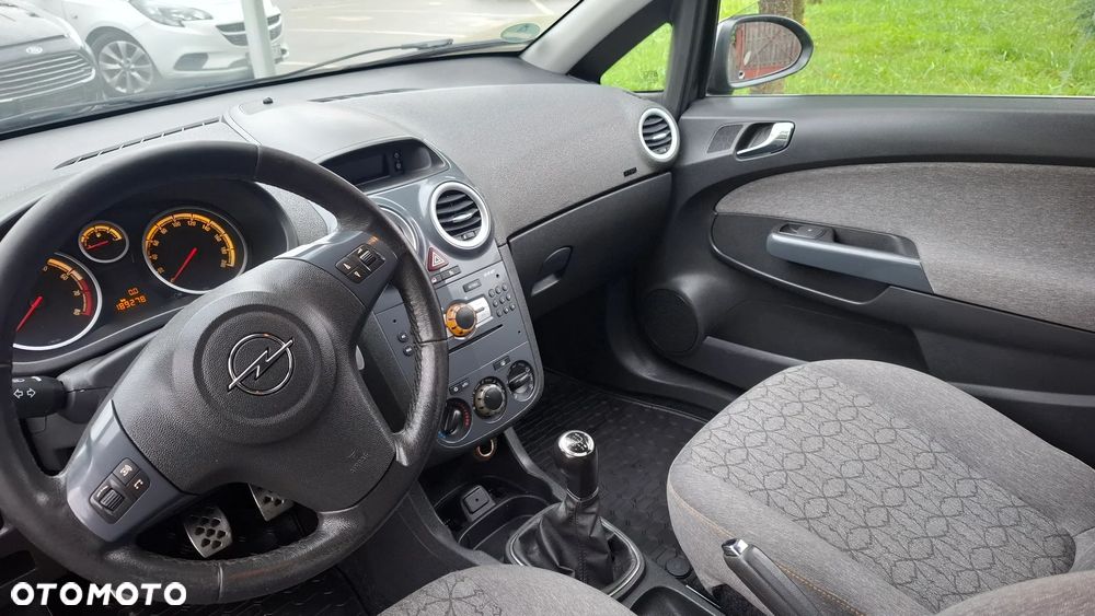 Opel Corsa - 25