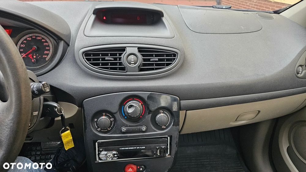 Renault Clio 1.6 Confort Privilege - 34