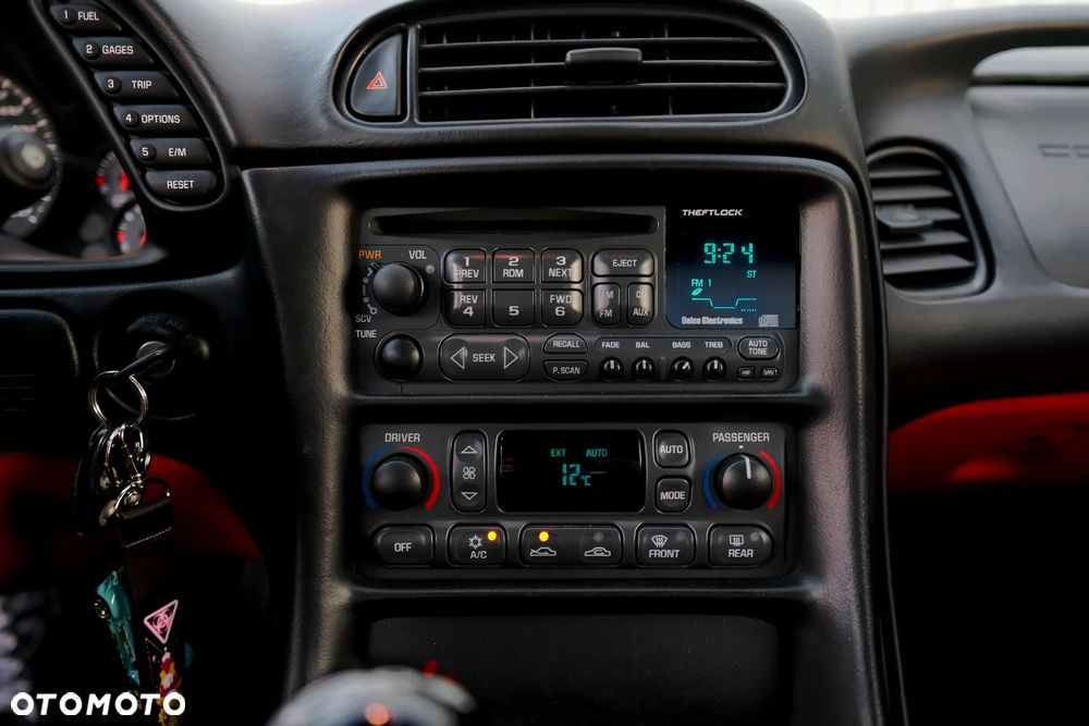 Chevrolet Corvette - 8