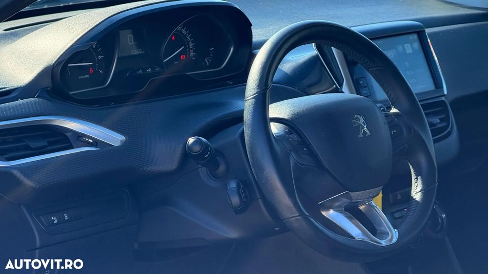 Peugeot 208 PureTech 82 Style - 11
