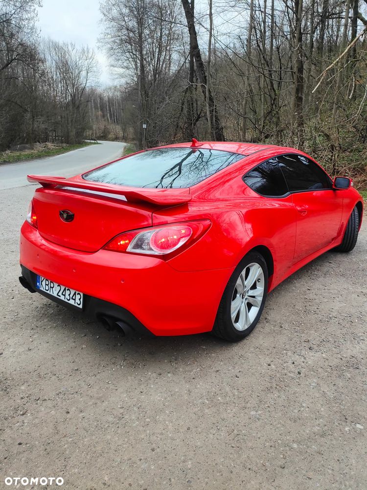 Hyundai Genesis Coupe 3.8 V6 Automatik - 4