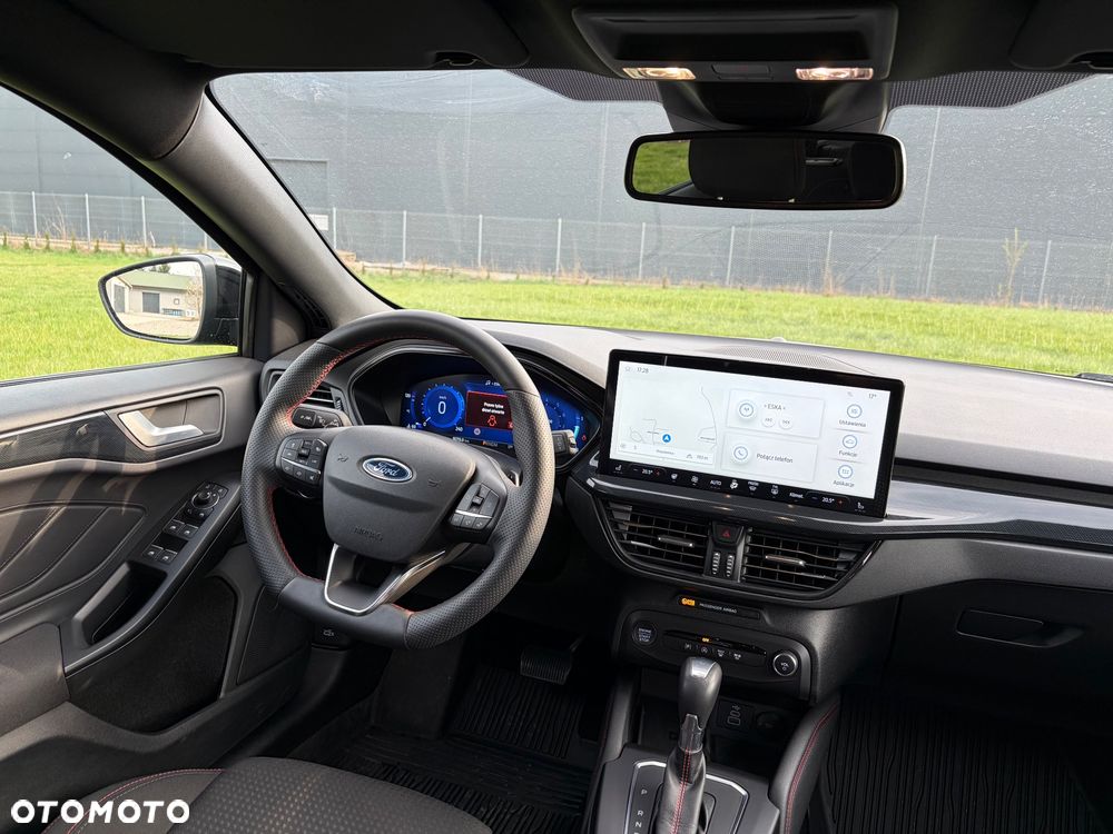 Ford Focus 1.0 EcoBoost Hybrid ST-LINE - 17