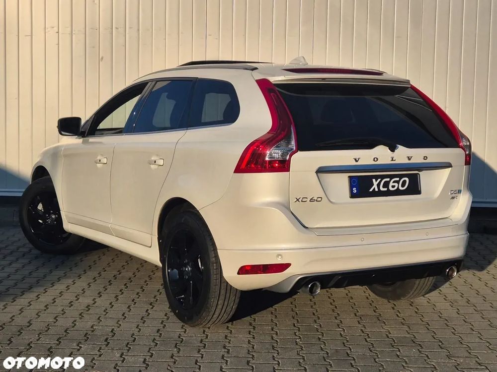 Volvo XC 60 D5 AWD Geartronic Summum - 3