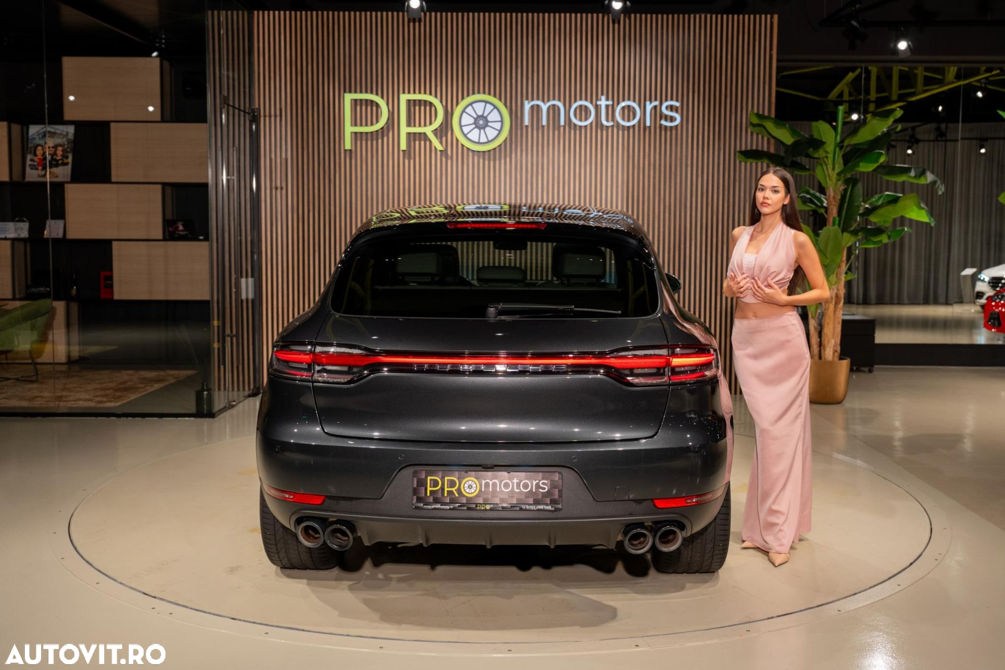 Porsche Macan - 4