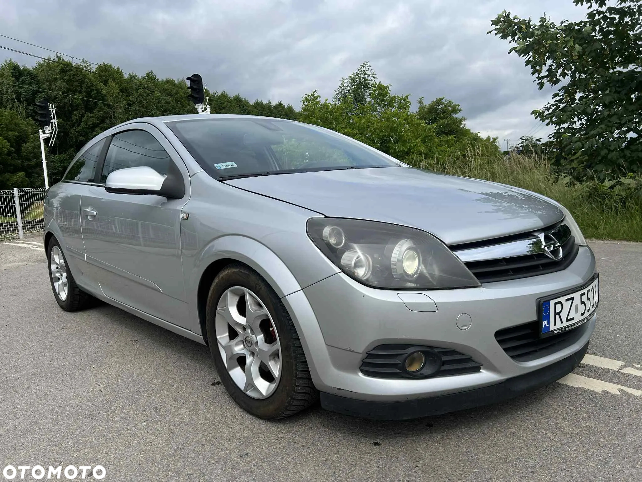 Opel Astra III GTC 2.0 T Sport - 3