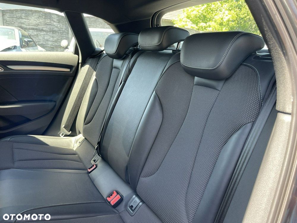 Audi A3 Sportback 30 TDI design - 15