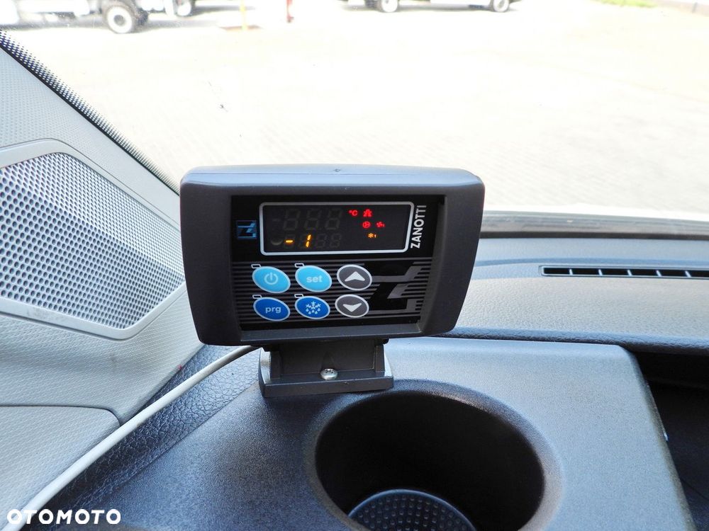 MAN TGE 3.140 CHŁODNIA KONTENER -1*C 8 PALET FUNKCJA GRZANIA TEMPOMAT PNEUMATYKA KLIMATYZACJA  140KM - 32