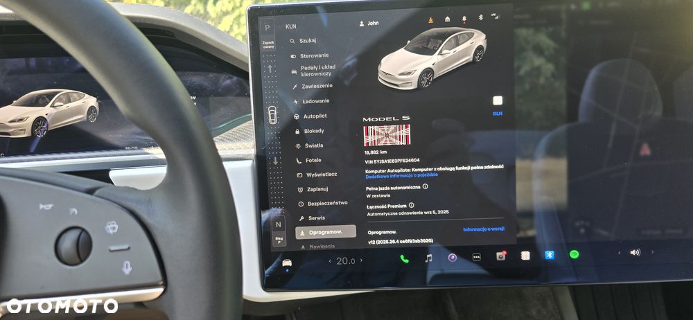 Tesla Model S Plaid - 12