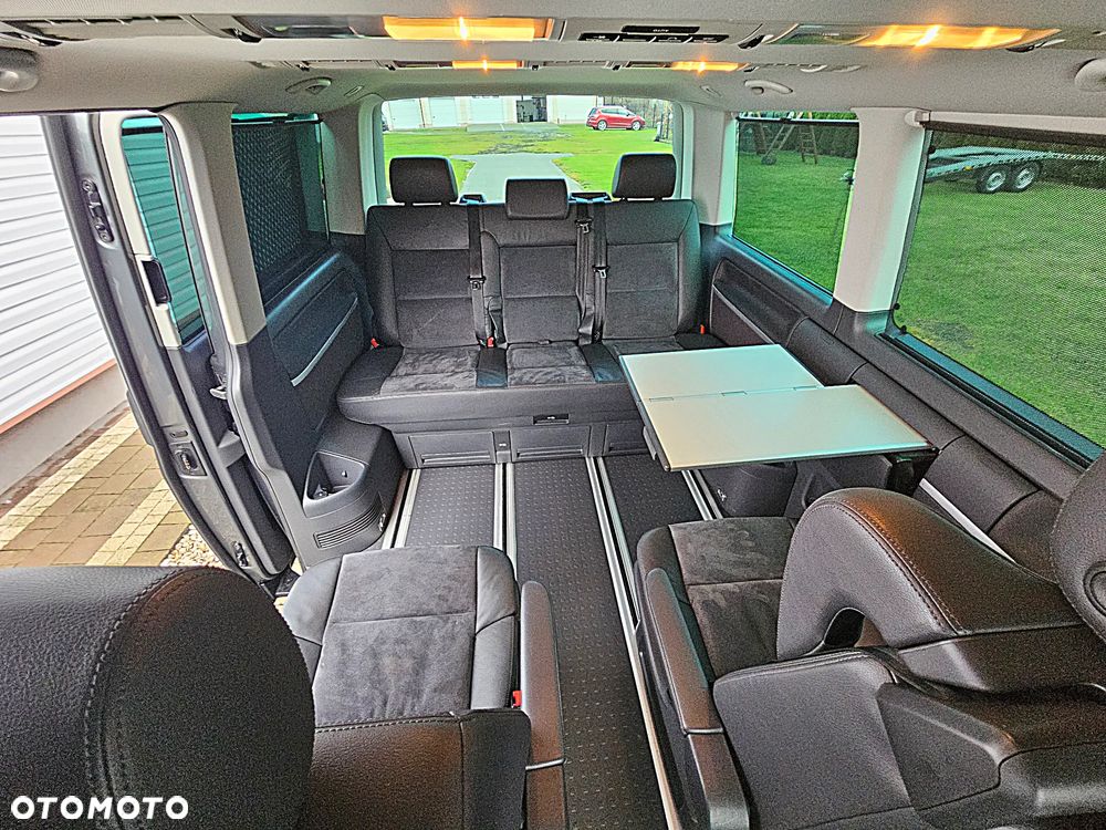 Volkswagen Multivan - 32