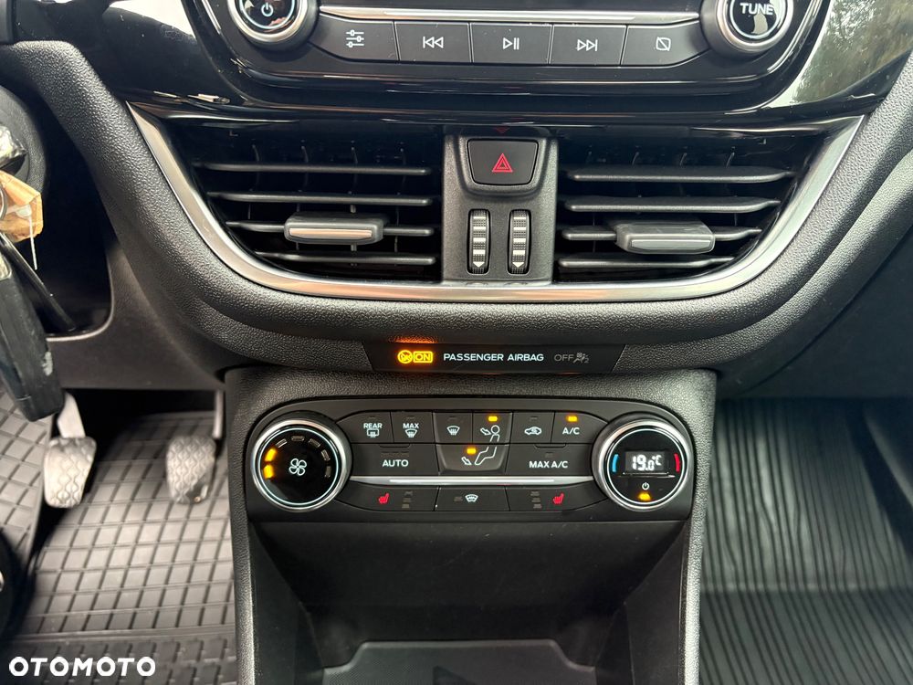 Ford Fiesta 1.0 EcoBoost S&S TITANIUM - 14