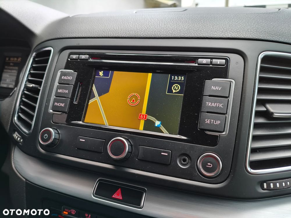 Volkswagen Sharan 2.0 TDI 4MOTION Blue Motion Life - 11