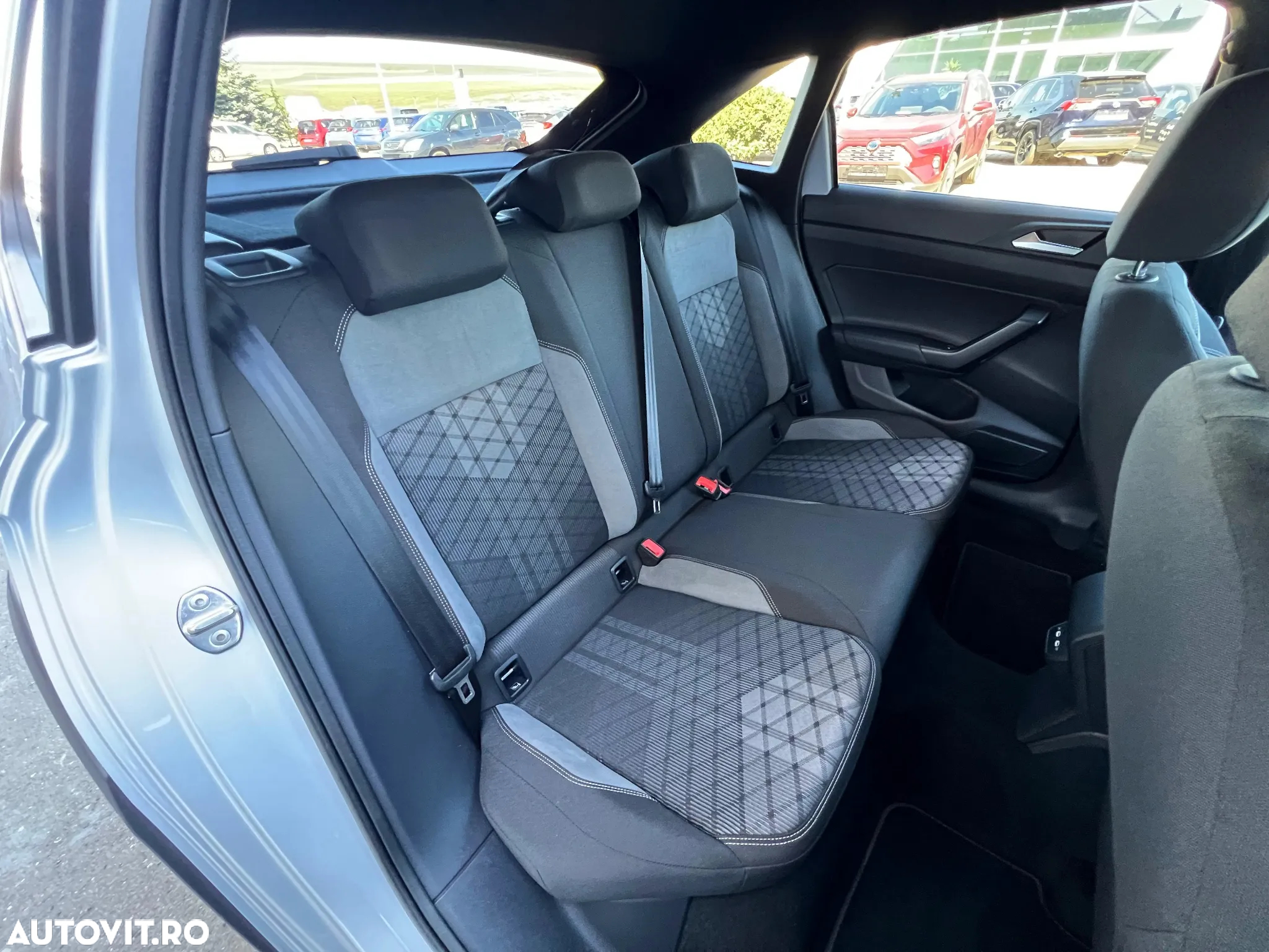 Volkswagen Taigo 1.0 TSI DSG R-Line - 20