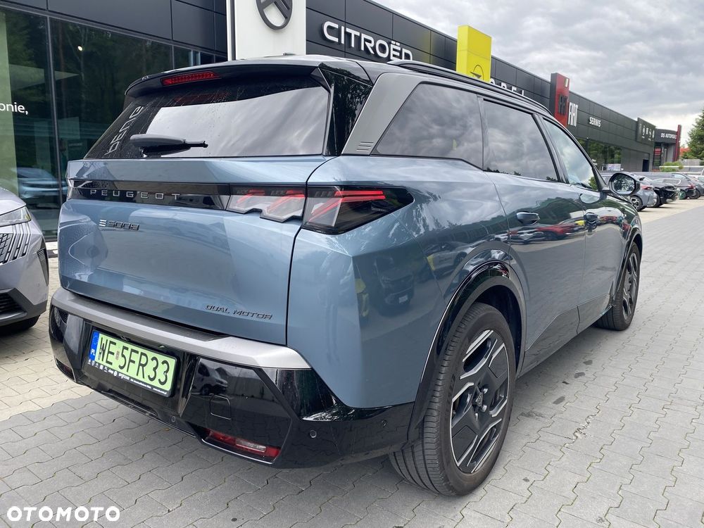 Peugeot E-5008 - 7