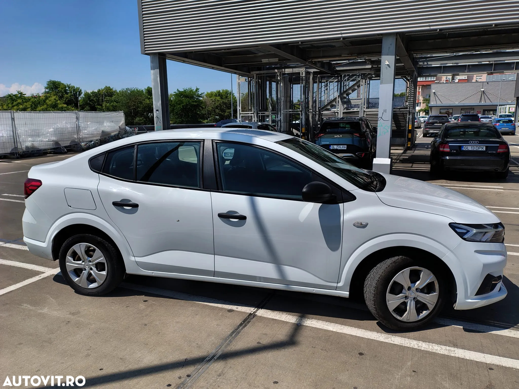 Dacia Logan SCe 65 Essential - 5