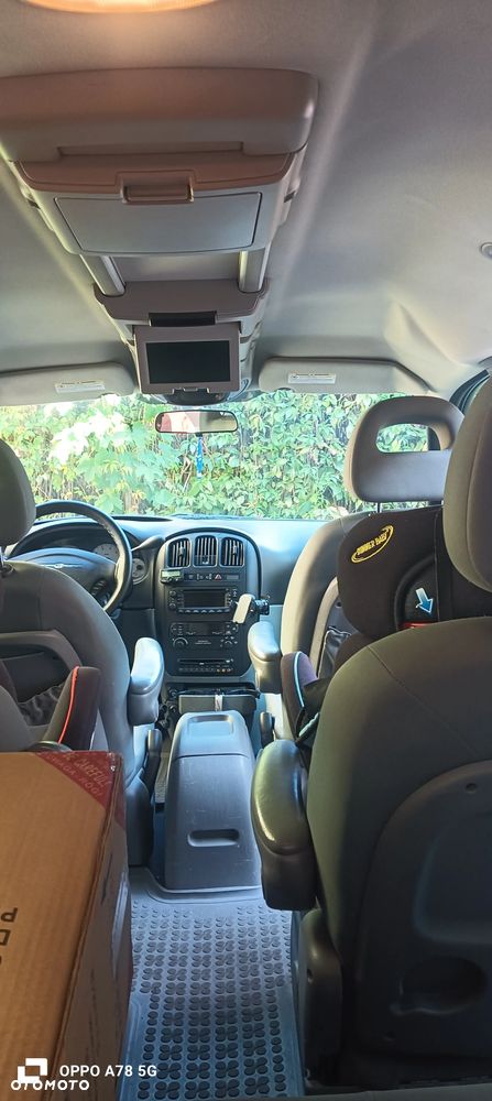 Chrysler Voyager 3.3 LX - 12