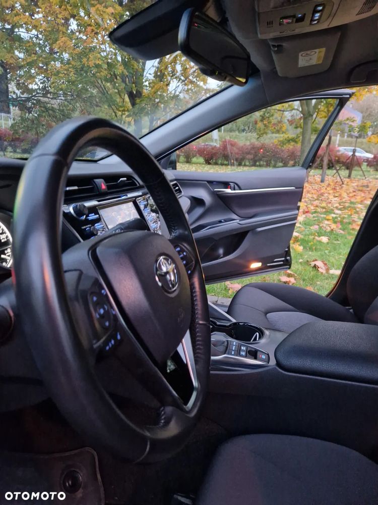 Toyota Camry 2.5 Hybrid Comfort CVT - 11