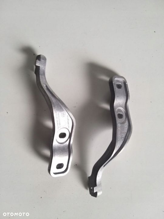 ACTROS MP4 WSPORNIK ZDERZAKA LEWY A9608853746 - 2