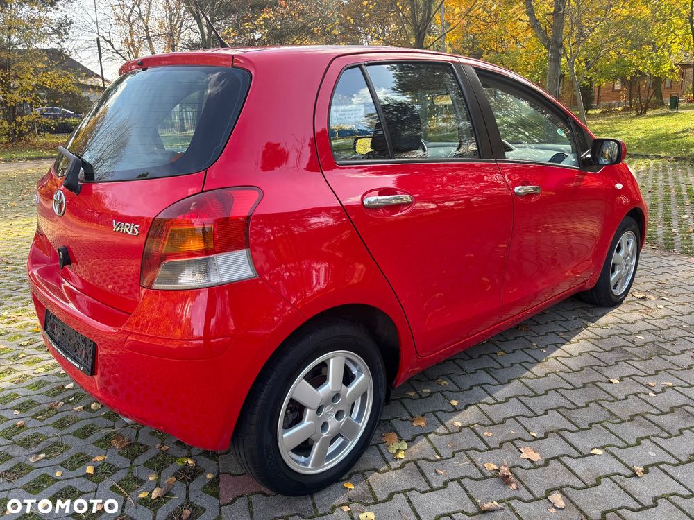 Toyota Yaris - 8