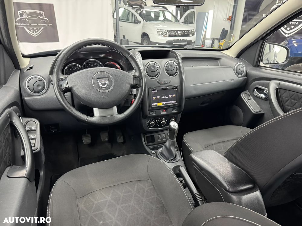 Dacia Duster 1.6 4x2 Laureate - 4