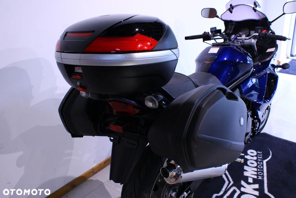 Suzuki GSX - 18