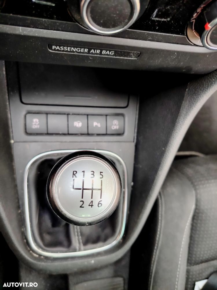 Volkswagen Golf - 19