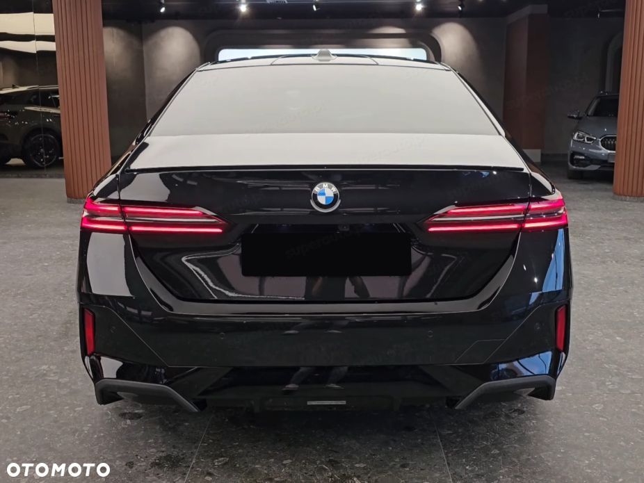 BMW Seria 5 520d xDrive mHEV M Sport - 6