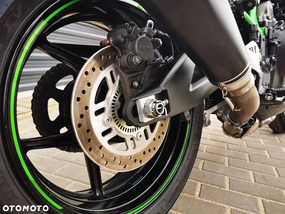 Kawasaki H2 - 9