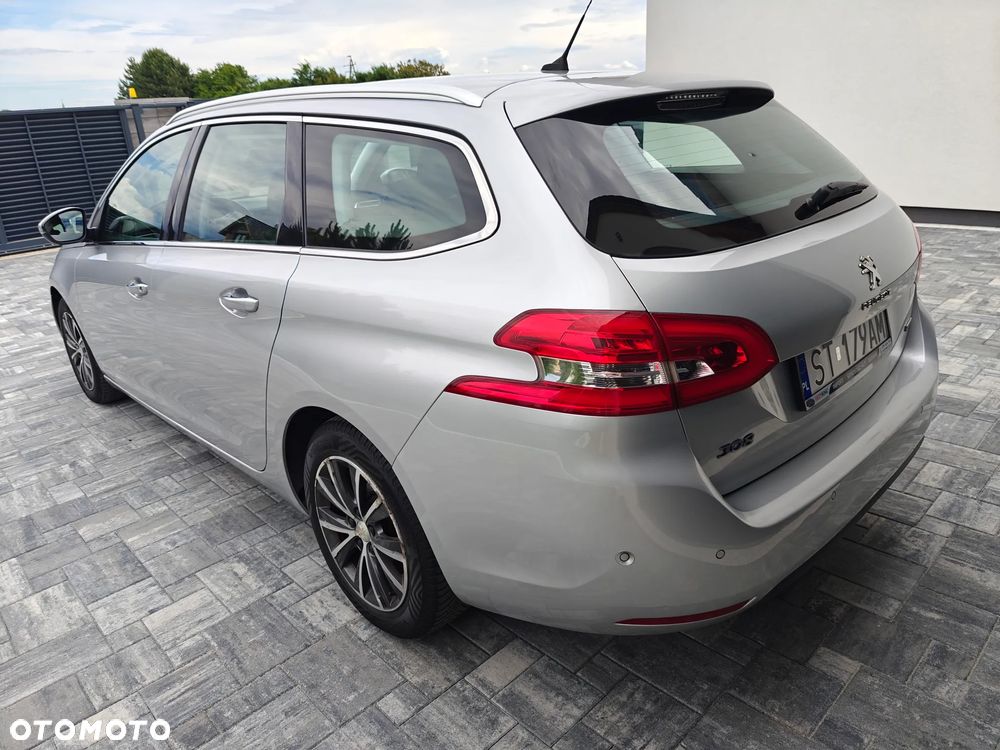 Peugeot 308 1.6 BlueHDi Allure S&S - 15