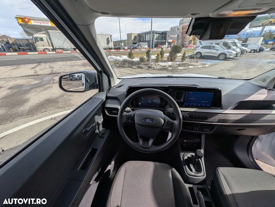 Ford Transit Courier - 14
