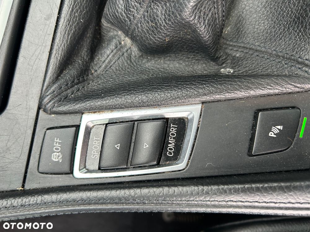 BMW Seria 5 518d Touring Luxury Line - 33