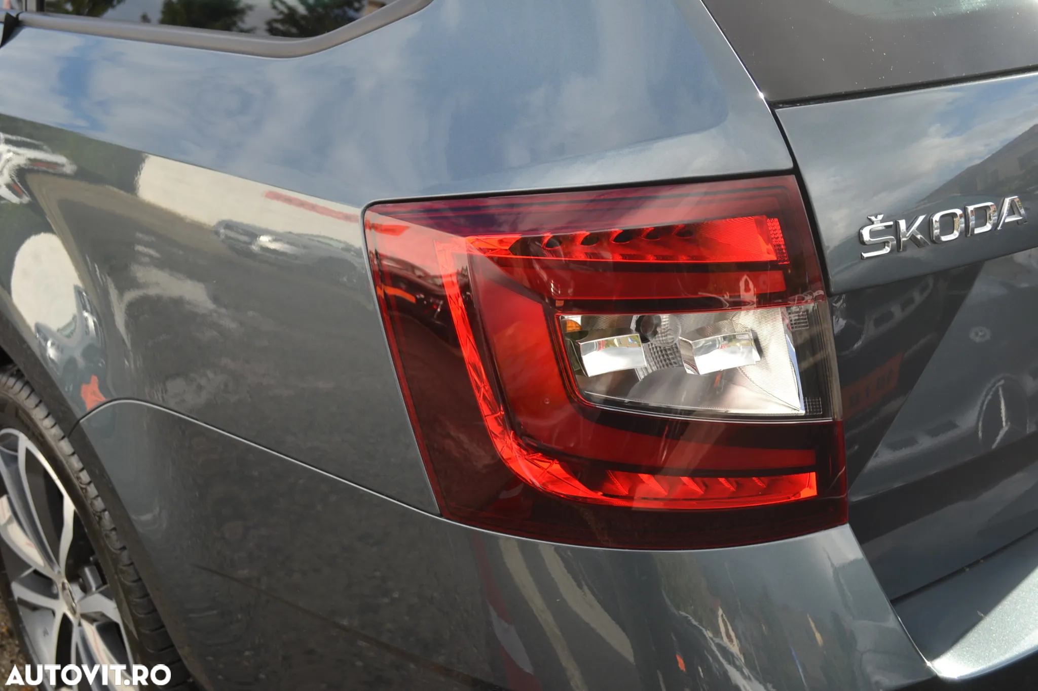 Skoda Octavia Combi Diesel 1.6 TDI DSG Style - 33