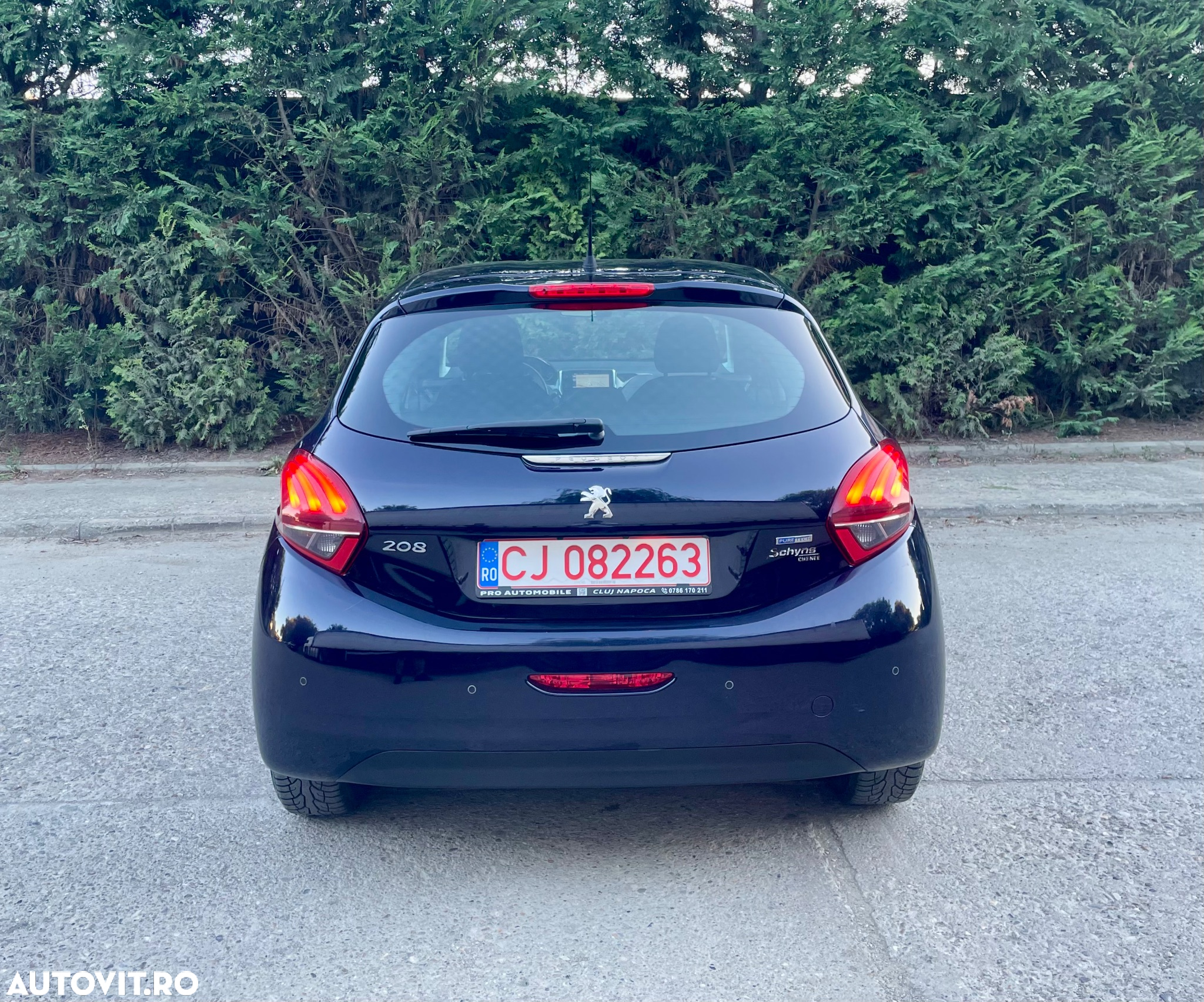 Peugeot 208 1.2 L PureTech STT Allure - 22