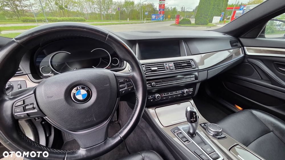 BMW Seria 5 530d Sport-Aut Modern Line - 16