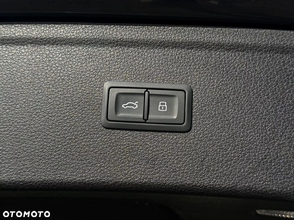 Audi Q5 55 TFSIe quattro S tronic S line - 32