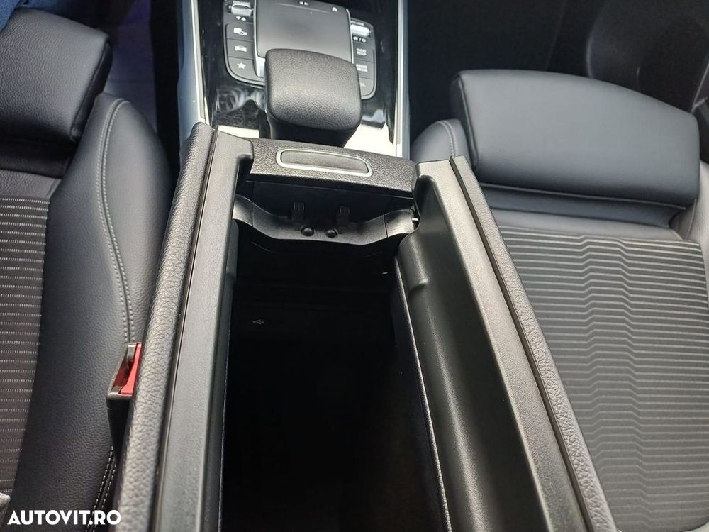 Mercedes-Benz GLB - 33