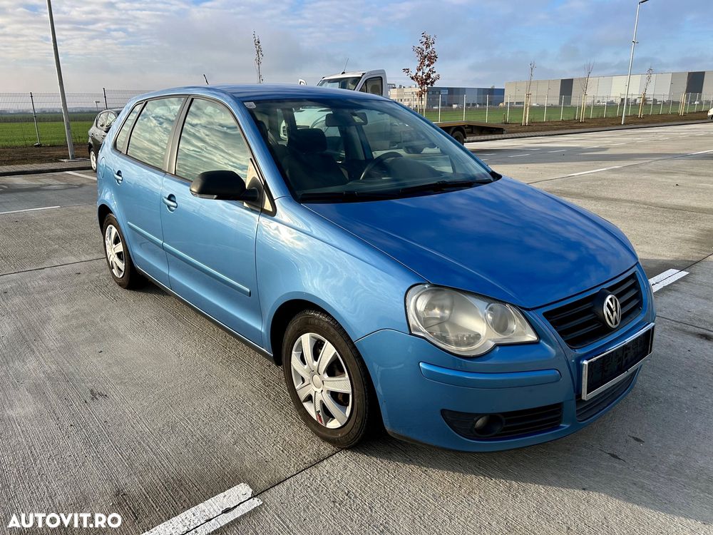 Volkswagen Polo 1.2 Attractive - 1