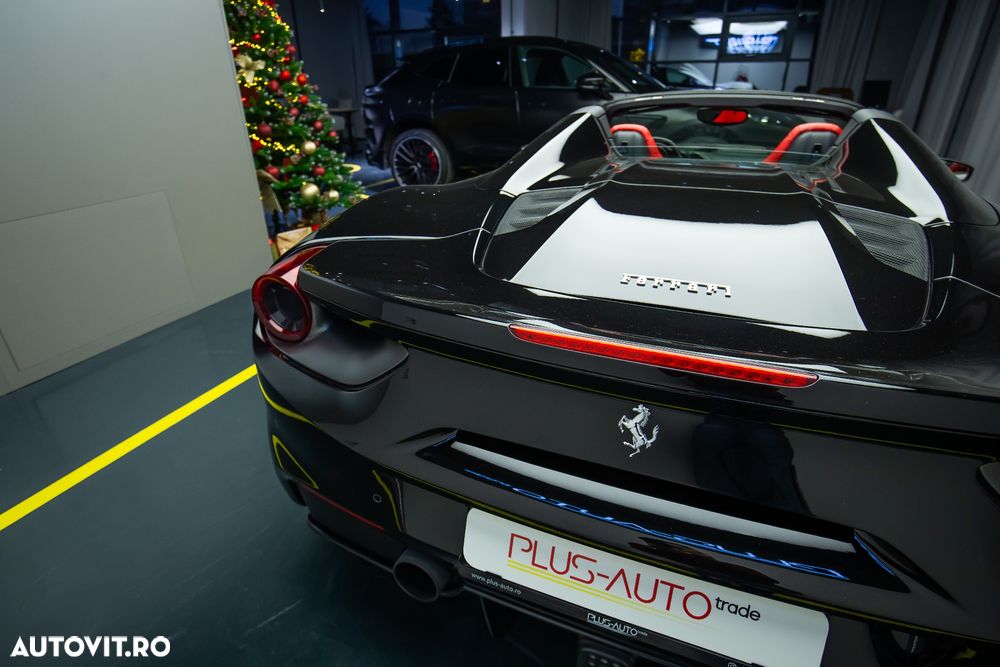 Ferrari 488 Spider - 38