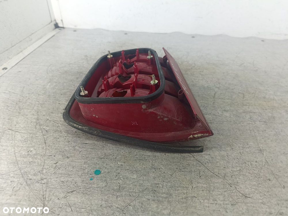 LAMPA TYLNA PRAWA SKODA FABIA I FL KOMBI - 2