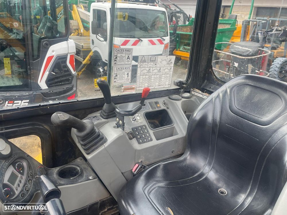 Bobcat E26 2.6T - Mini-Giratória - 7