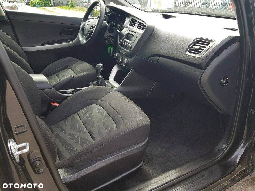 Kia Ceed - 16