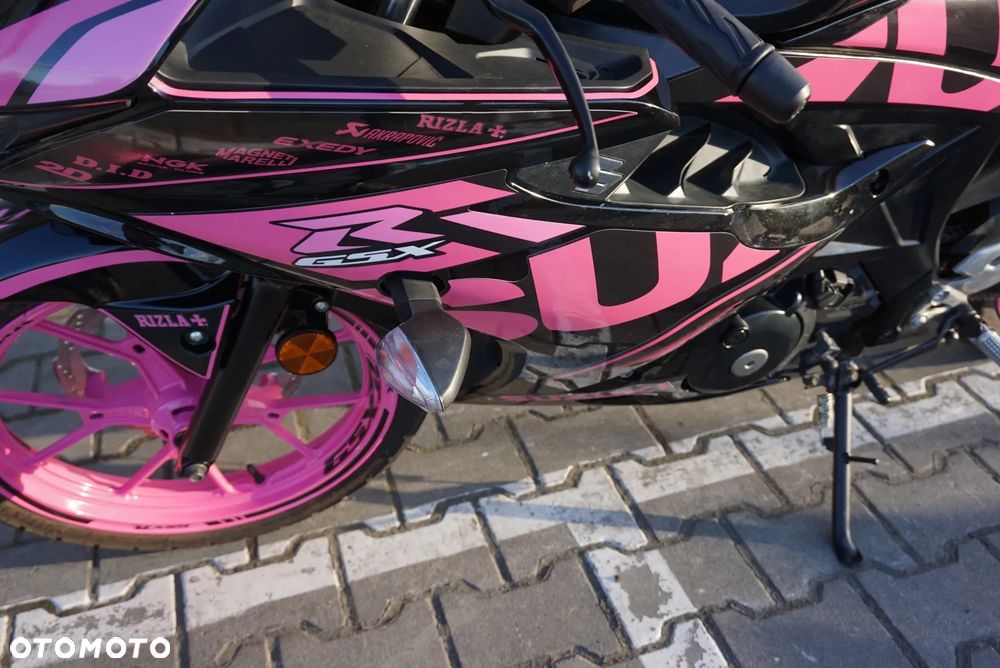 Suzuki GSX - 18