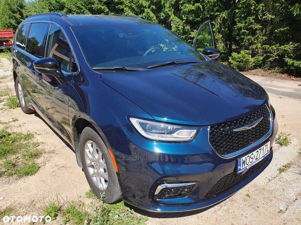 Chrysler Pacifica - 1