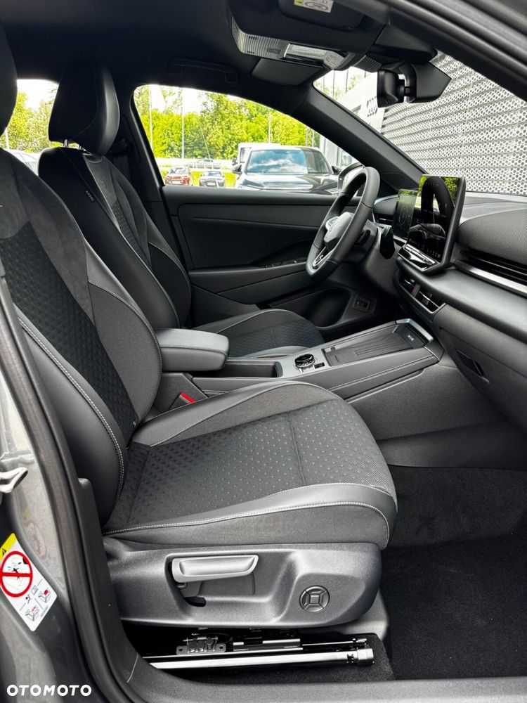 Volkswagen T-Roc 1.5 eTSI R-Line DSG - 19
