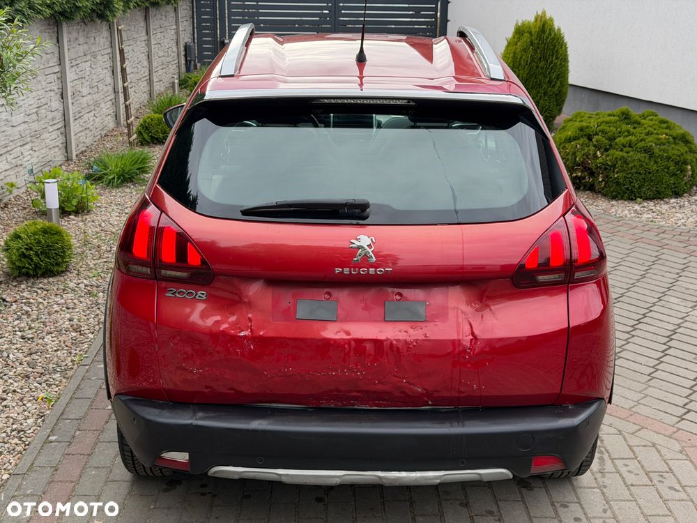 Peugeot 2008 - 8