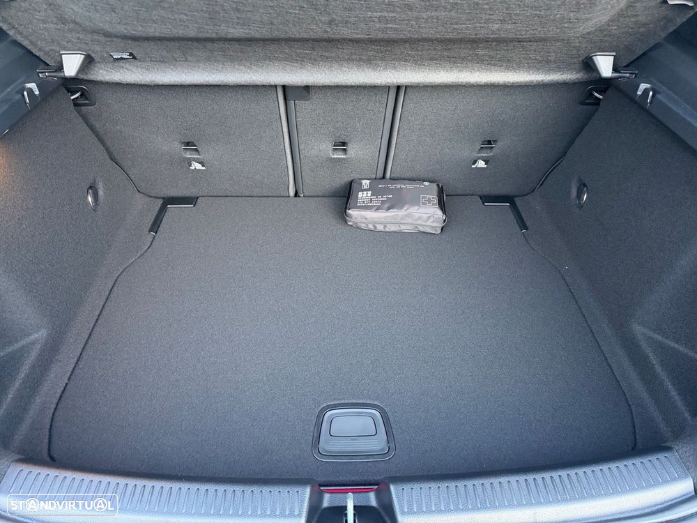 Mercedes-Benz A 180 d — fotografia 9