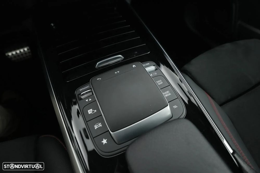 Mercedes-Benz GLB 180 d AMG Line - 22