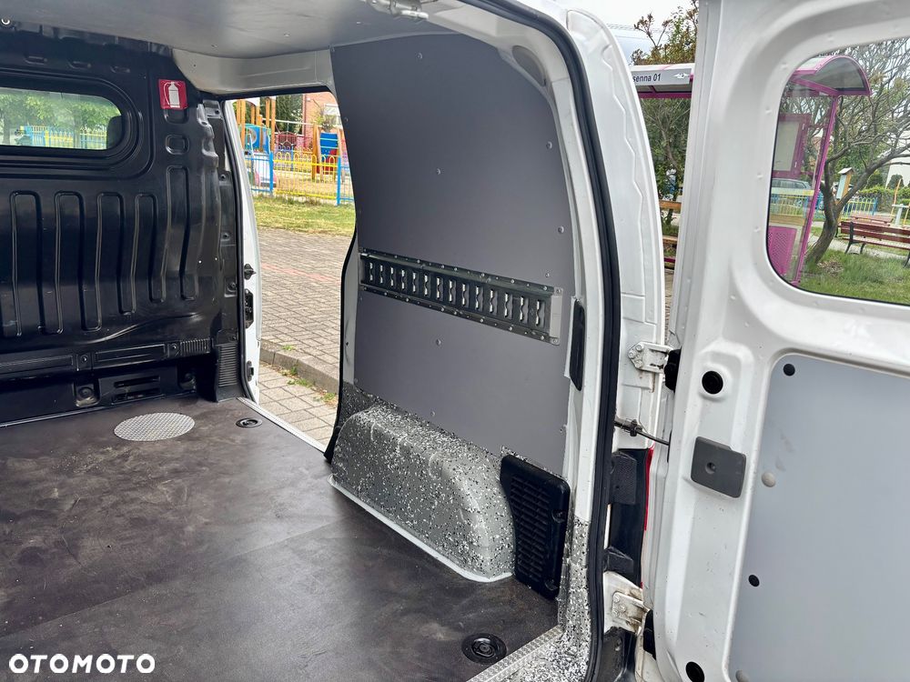 Nissan NV200 - 28