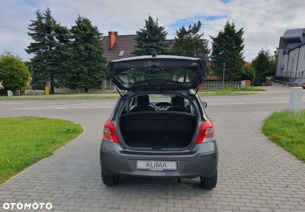 Toyota Yaris - 25