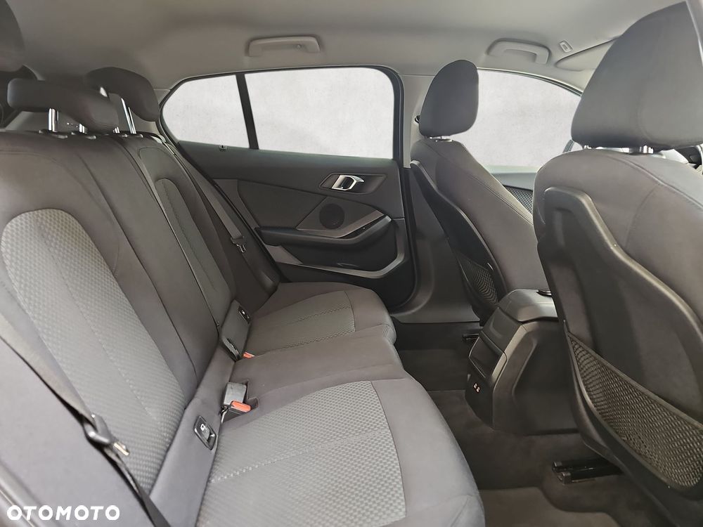 BMW Seria 1 - 17
