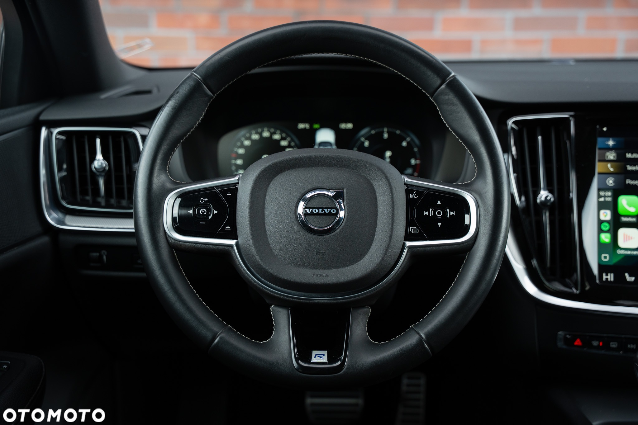 Volvo V60 D3 Geartronic R-Design - 28